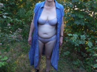 undress outside 2 of 5