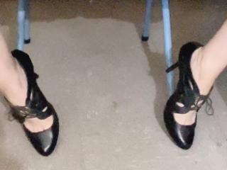 Wolf Nude In Heels Fetish 12 of 13