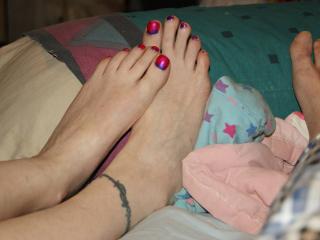 Hairy underarms and bare feet 19 of 20