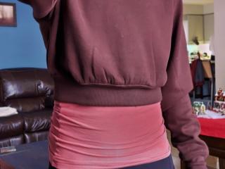 Fit Milf in legging and gym clothes 15 of 20