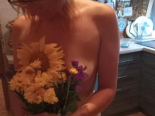 MATURE NAKED HOME