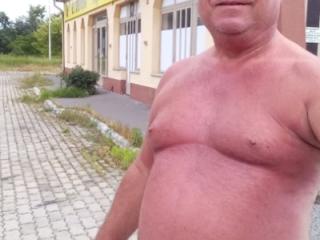 Naked in public 4 of 7