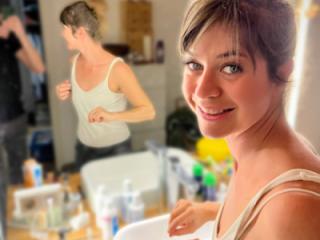 Hotwife flashes teenytitts