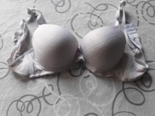 Bras. 8 of 20