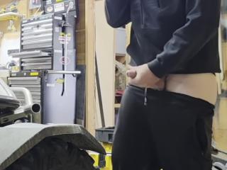 Garage cumshot