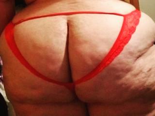 Thats one huge booty 4 of 5