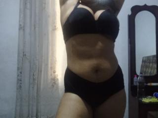 Sri lankan bbw babe in sexy lingerie 7 of 9