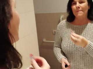 Kiss GrannyGila