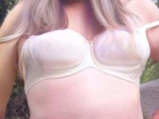 Horny girl with nice titties 5 of 7
