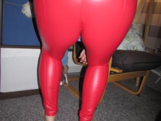 lady in red wetlook leggings 7 of 10