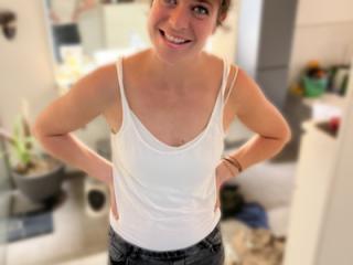 HotWife shows titties 2 of 5