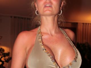 Exposing my big boobs in bikini