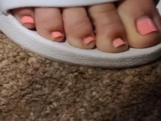 I love her pink toes 8 of 10