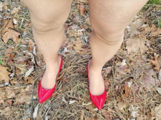 Red heels and pantyhose 4 of 5