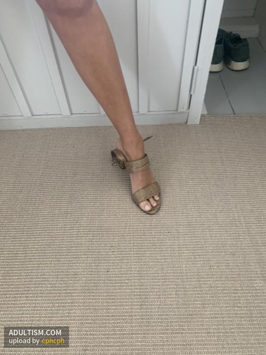 Image 2 of 6