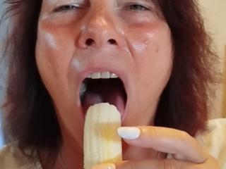 the big banana duel, kiss GrannyGila