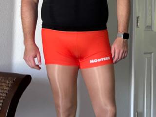 Hooters anyone? 1 of 7