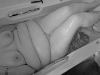 Fills the tub nicely 1 of 8