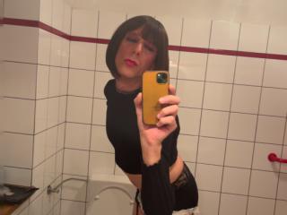 Bitch in Black - mirror