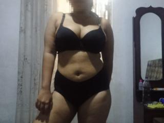 Sri lankan bbw babe in sexy lingerie 8 of 9