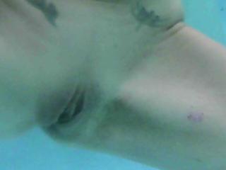 Underwater Snatch