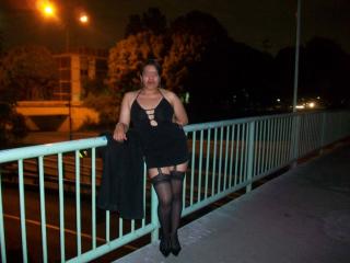 Tere wearing black sexy dress over the bridge 4 of 14