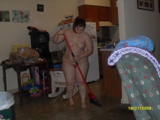 Jessy Cleaning 4 of 10