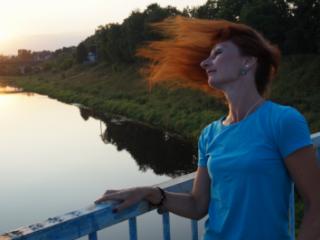 Flamehair in evening on the bridge (non-nude) 3 of 12