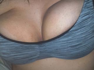 Bras and Cleavages 7 of 20