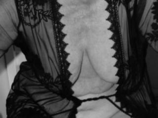 Mature woman 3 of 4