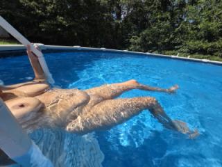 Does my ass look big in these pictures? 4 of 6