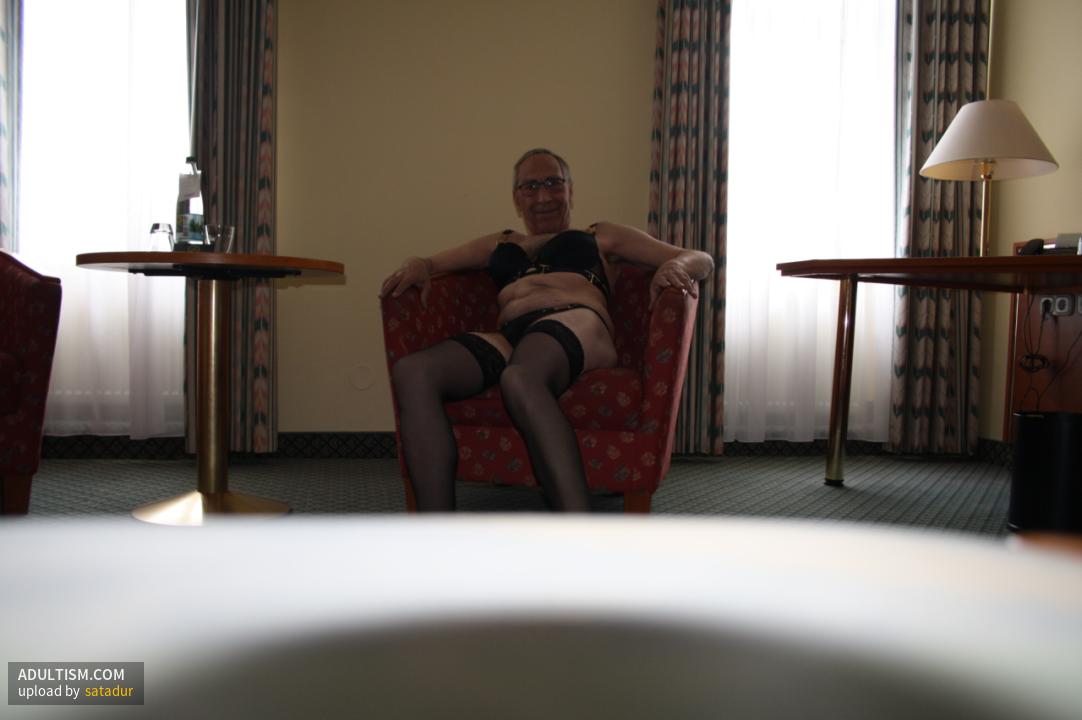 Image 4 of 12