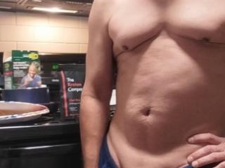 Showing off my Small muscle again. 5 of 12