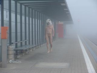 Nude at a railway station ZH Altstetten 6 of 9