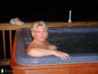 Hot wife in hot tub