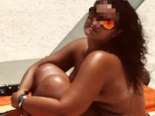 Ellen1985 sexy beach 4 of 6