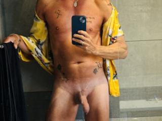 Hawaiian shirt 15 of 17