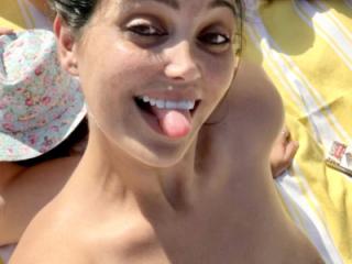 Ellen1985 sexy nude beach 2 of 12