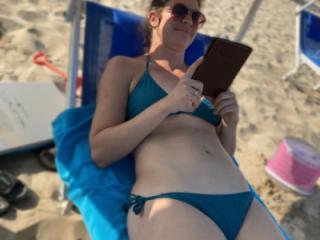 Hotwife / Milf - on the Rimini beach 11 of 20