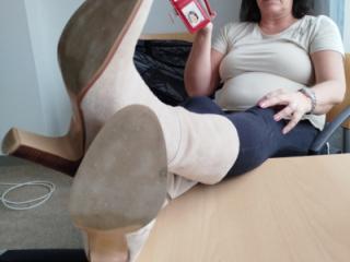 Meine neuen Stiefel mit hohem Absatz, Birkenstocklady GrannyGila Webslut 1 of 12