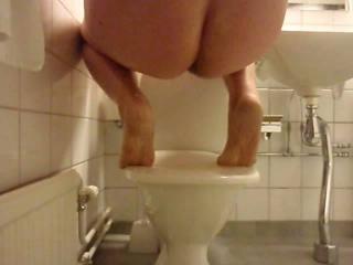 I pee on toilet seat