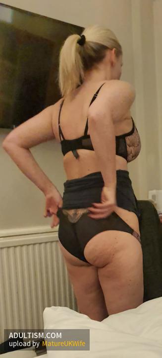 Image 2 of 20