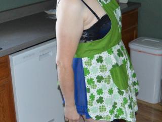 Sexy Mormon MILF in the kitchen 1 of 14