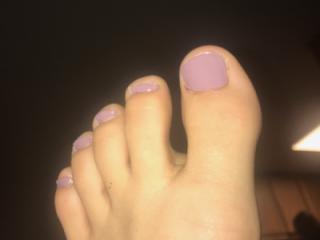 hot teen feet, manicure 1 of 4