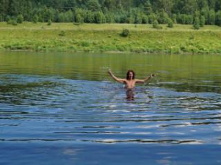 Nude Playing in Volga-river 1 of 20