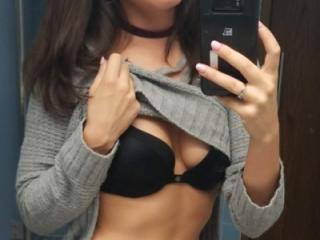 Do you like small women? 3 of 8