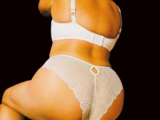 Curvy M.i.l.f. Wife in White 6 of 8