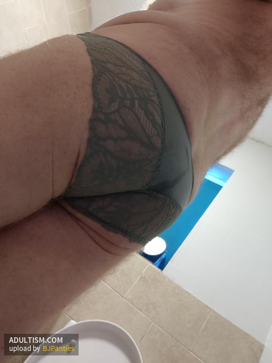 Image 4 of 4