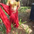 Enjoy indian babe in saree looks