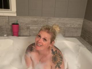 A little bubble bath to relax 4 of 10